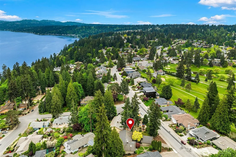 1516 184th Ave NE, Bellevue, WA 98008