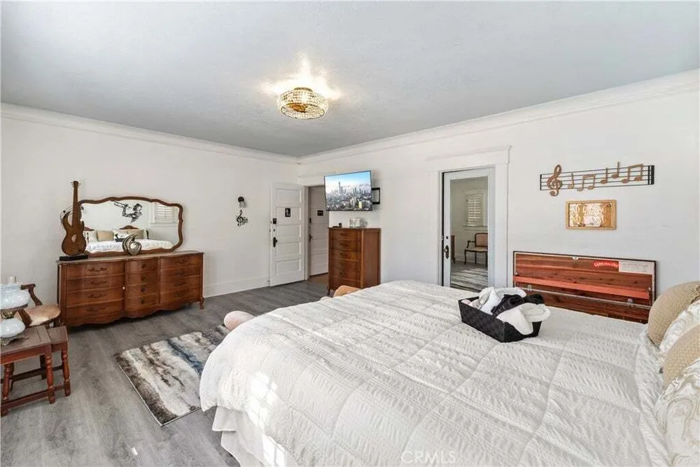 2167 W 20th St, South Los Angeles, CA 90018