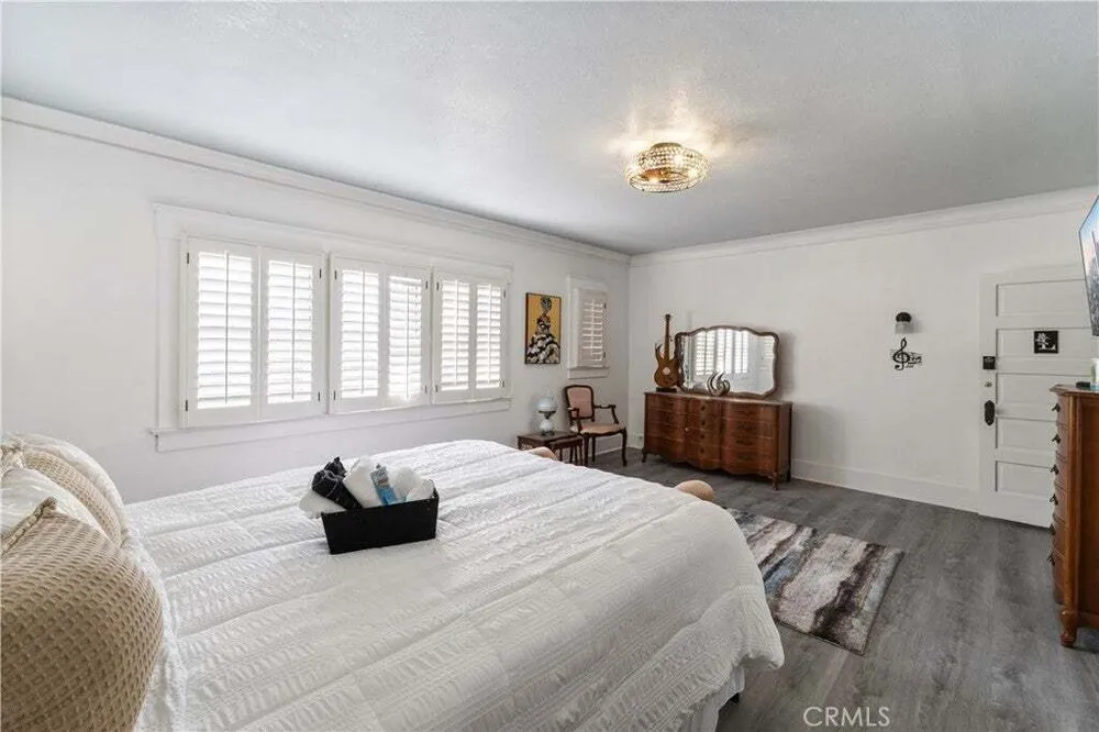 2167 W 20th St, South Los Angeles, CA 90018