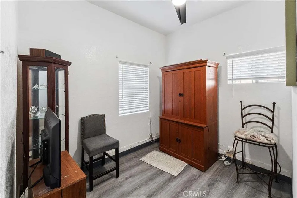 2167 W 20th St, South Los Angeles, CA 90018