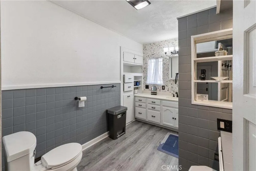 2167 W 20th St, South Los Angeles, CA 90018