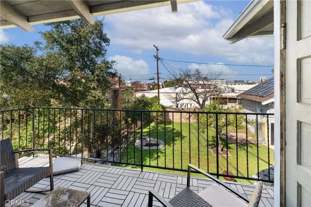 2167 W 20th St, South Los Angeles, CA 90018