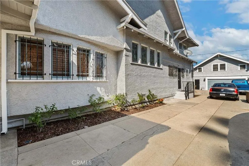 2167 W 20th St, South Los Angeles, CA 90018
