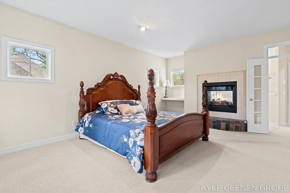 2918 Foxboro Ln, Holland, MI 49424