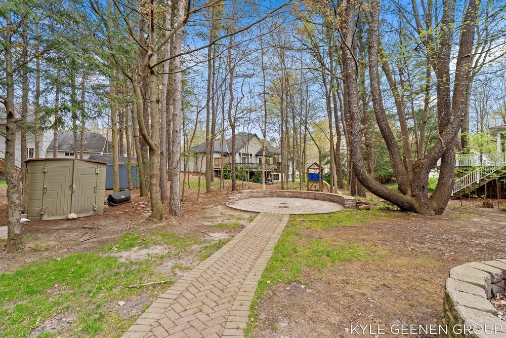 2918 Foxboro Ln, Holland, MI 49424