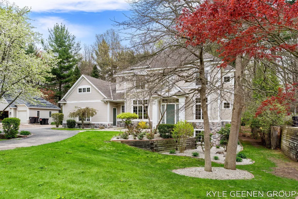 2918 Foxboro Ln, Holland, MI 49424
