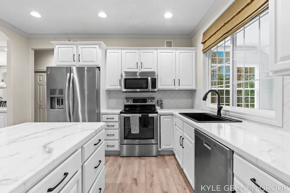 2918 Foxboro Ln, Holland, MI 49424