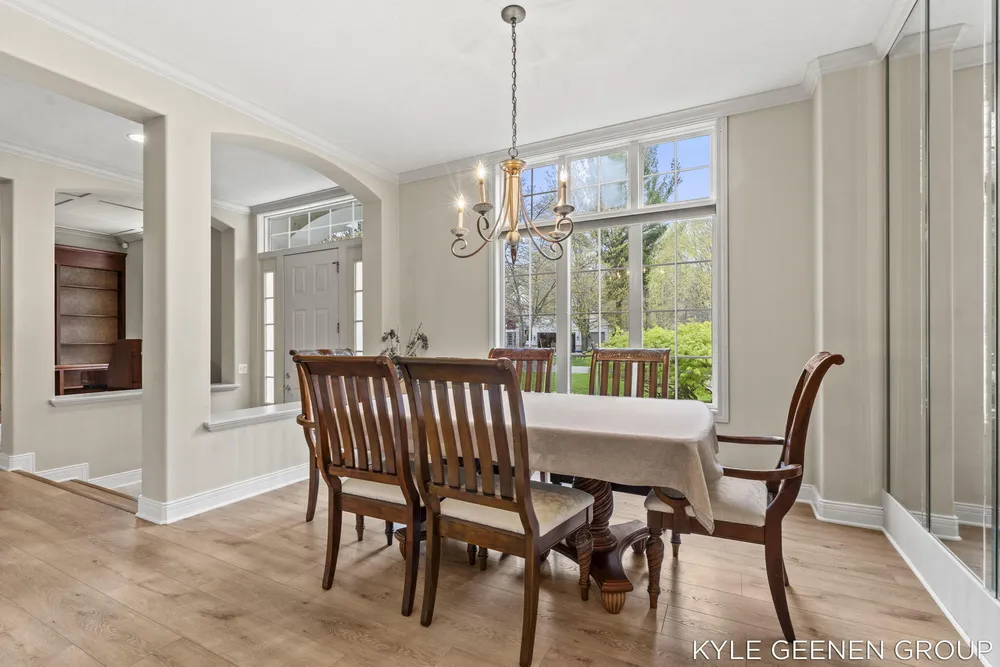 2918 Foxboro Ln, Holland, MI 49424