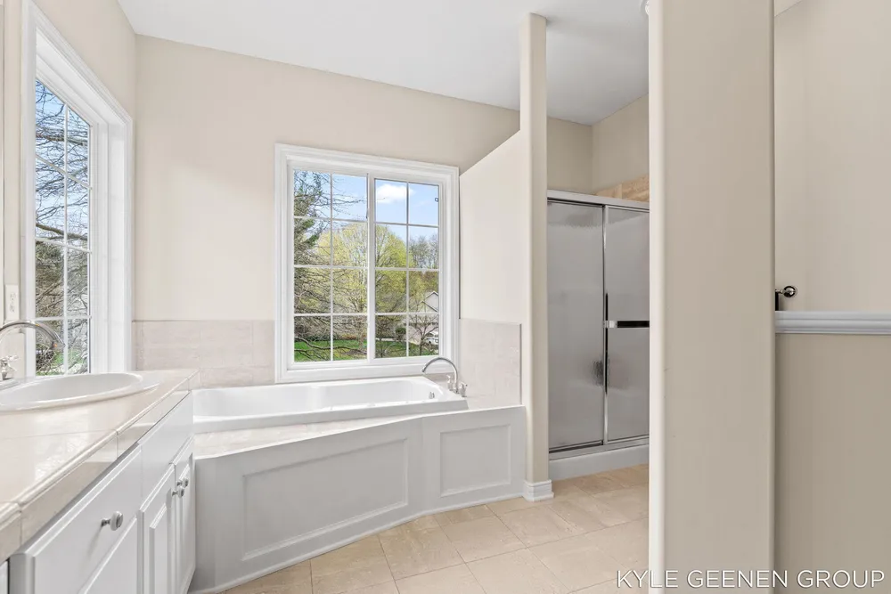 2918 Foxboro Ln, Holland, MI 49424