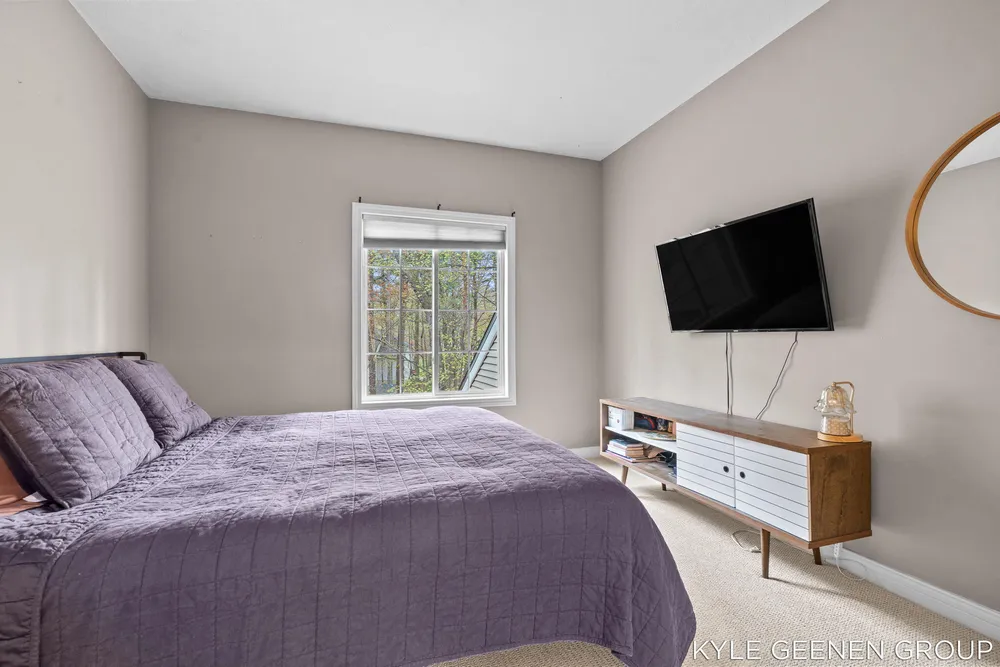 2918 Foxboro Ln, Holland, MI 49424