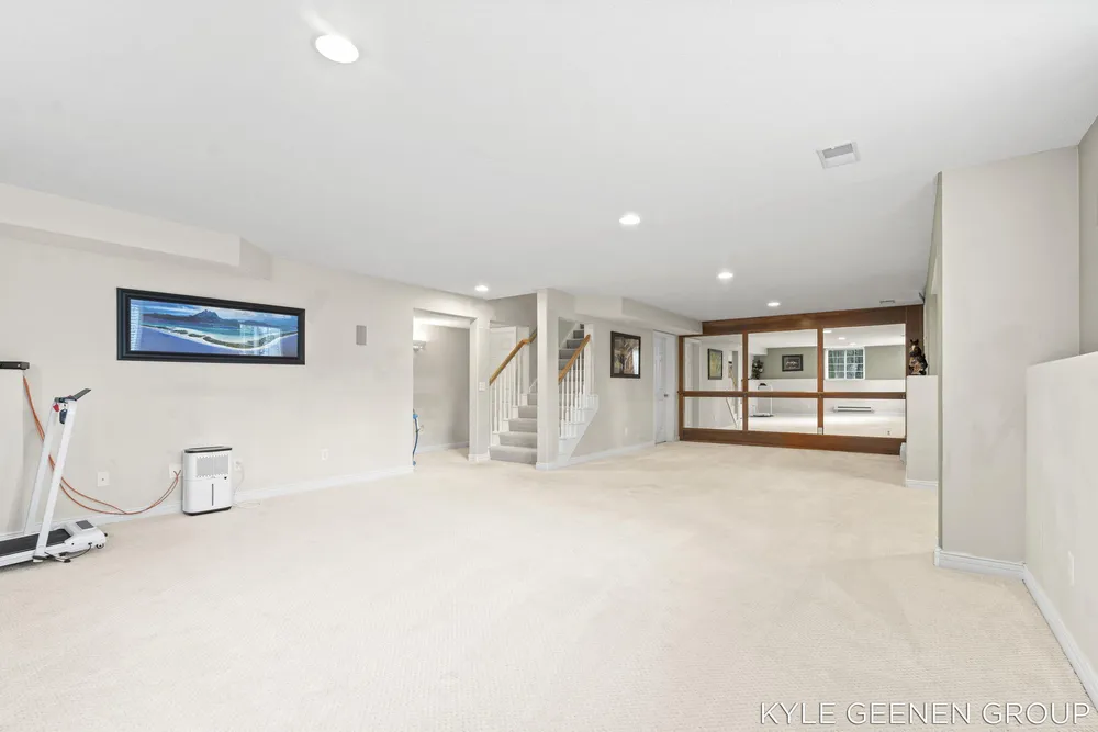 2918 Foxboro Ln, Holland, MI 49424