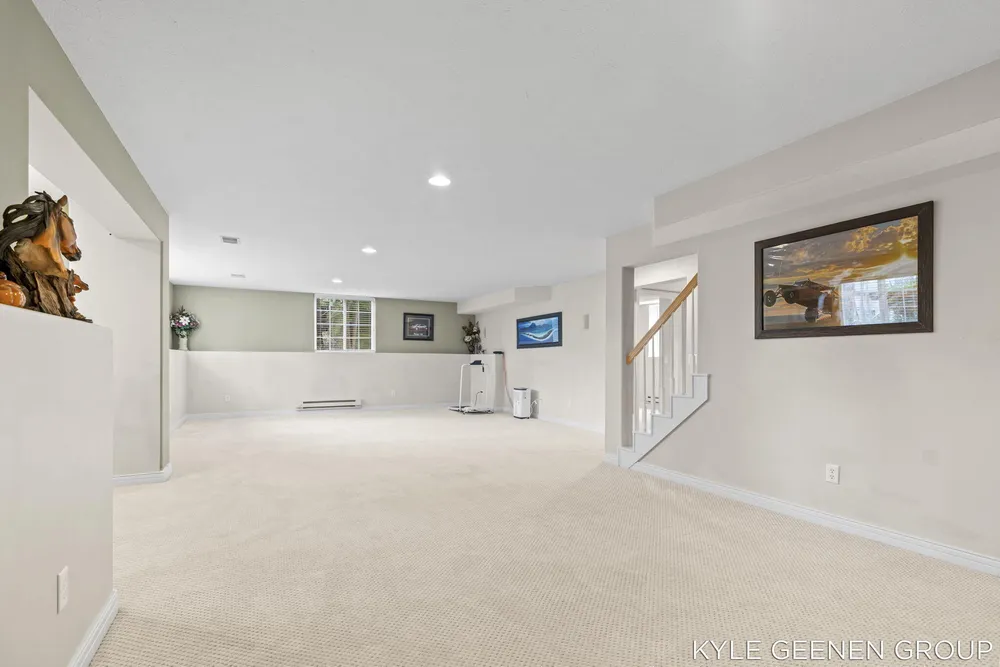 2918 Foxboro Ln, Holland, MI 49424