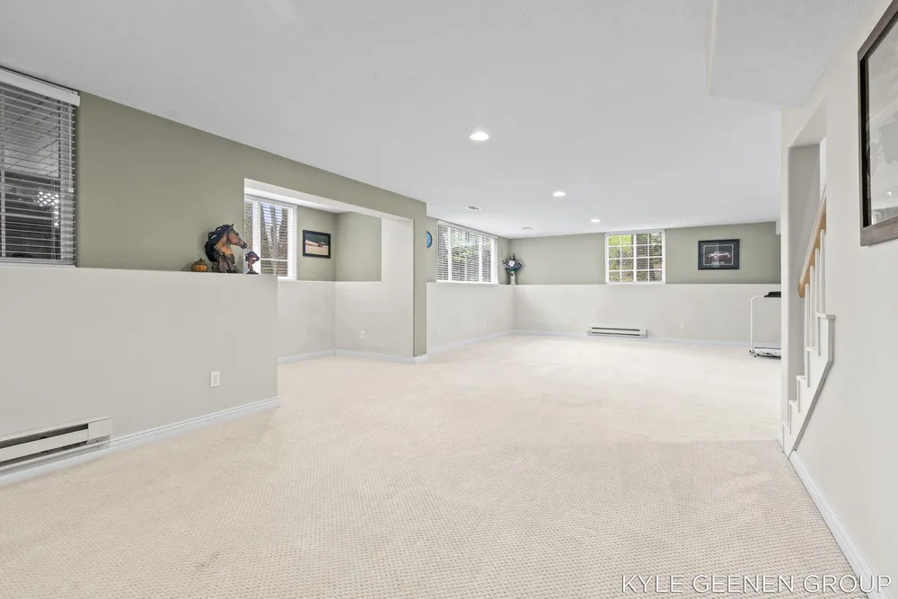 2918 Foxboro Ln, Holland, MI 49424