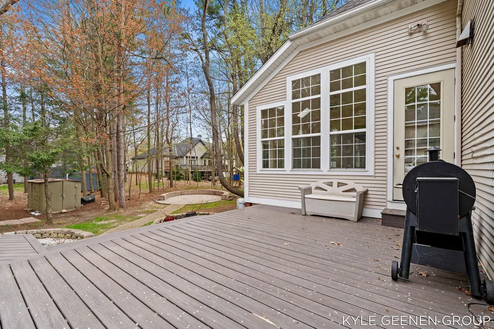 2918 Foxboro Ln, Holland, MI 49424