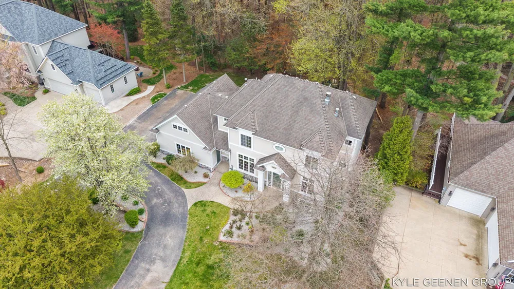 2918 Foxboro Ln, Holland, MI 49424