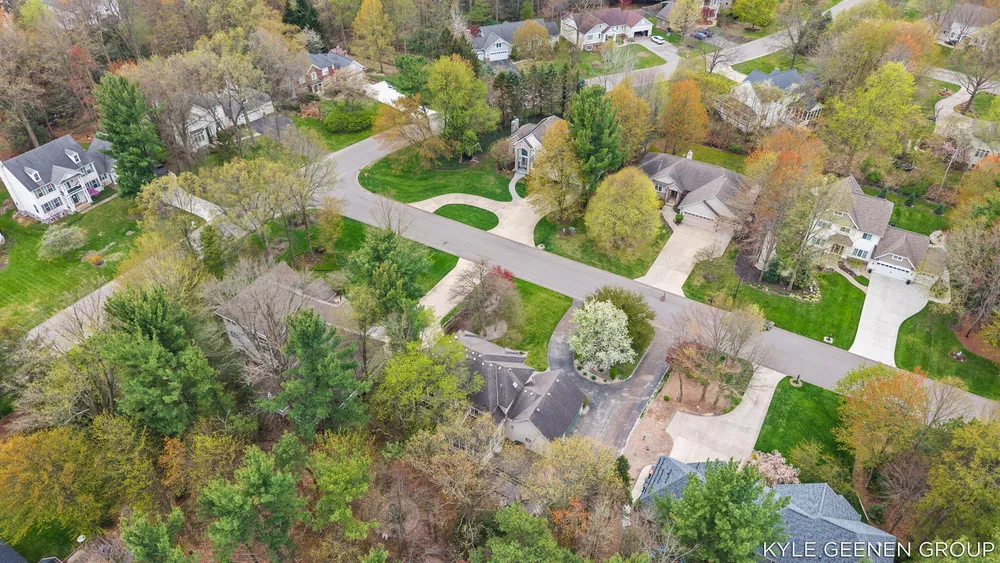 2918 Foxboro Ln, Holland, MI 49424