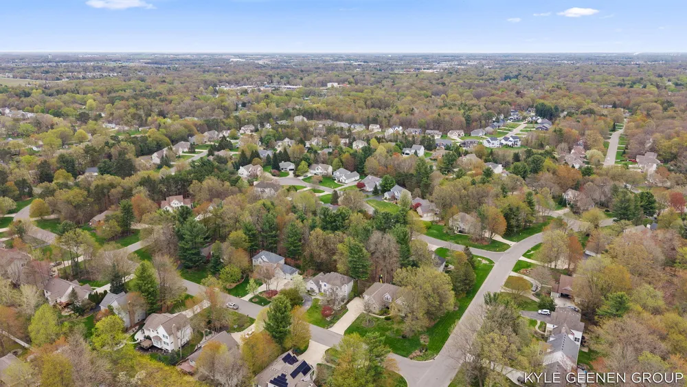 2918 Foxboro Ln, Holland, MI 49424