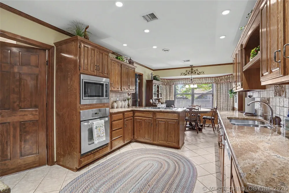 8617 S 71st East Ave, Tulsa, OK 74133
