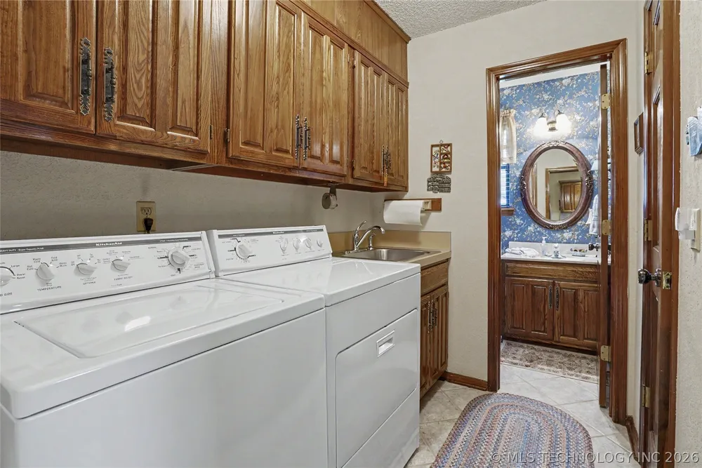 8617 S 71st East Ave, Tulsa, OK 74133