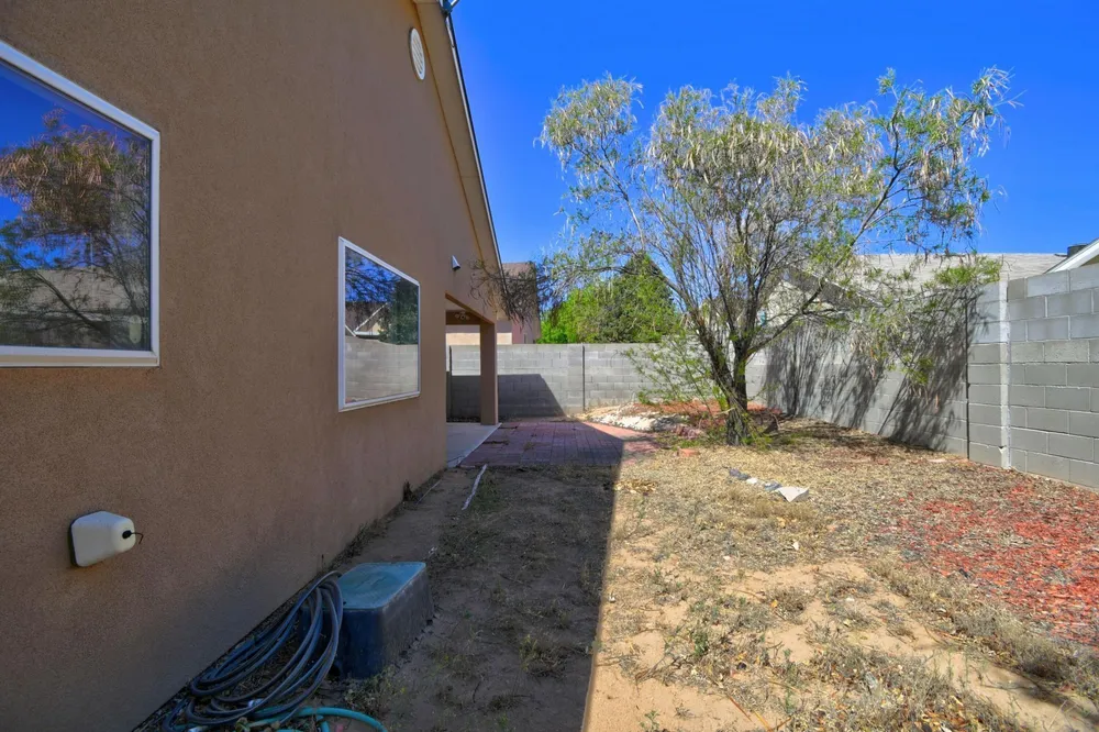 5701 Summer Ridge Rd NW, Albuquerque, NM 87114