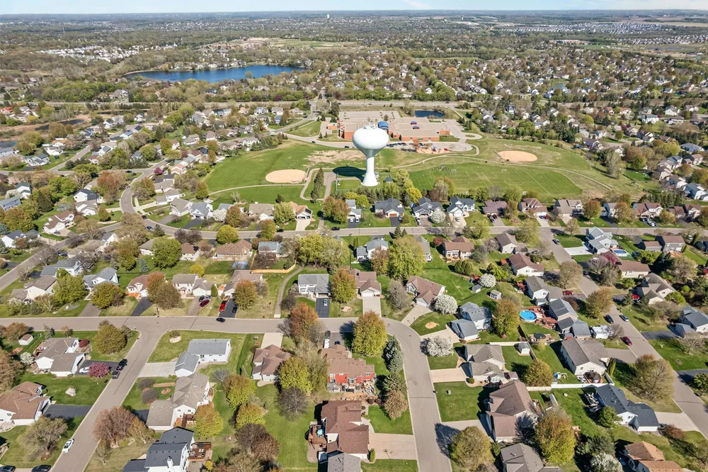 3406 Hartford Rd, Woodbury, MN 55125