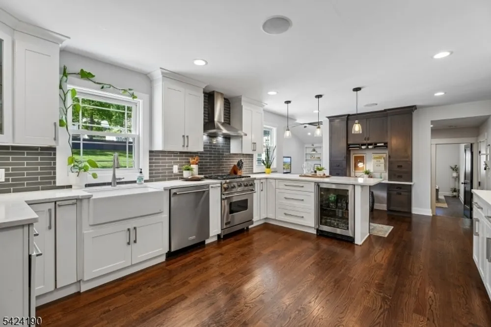 7 N Wyoming Ave, Essex, South Orange Village Township, NJ 07079