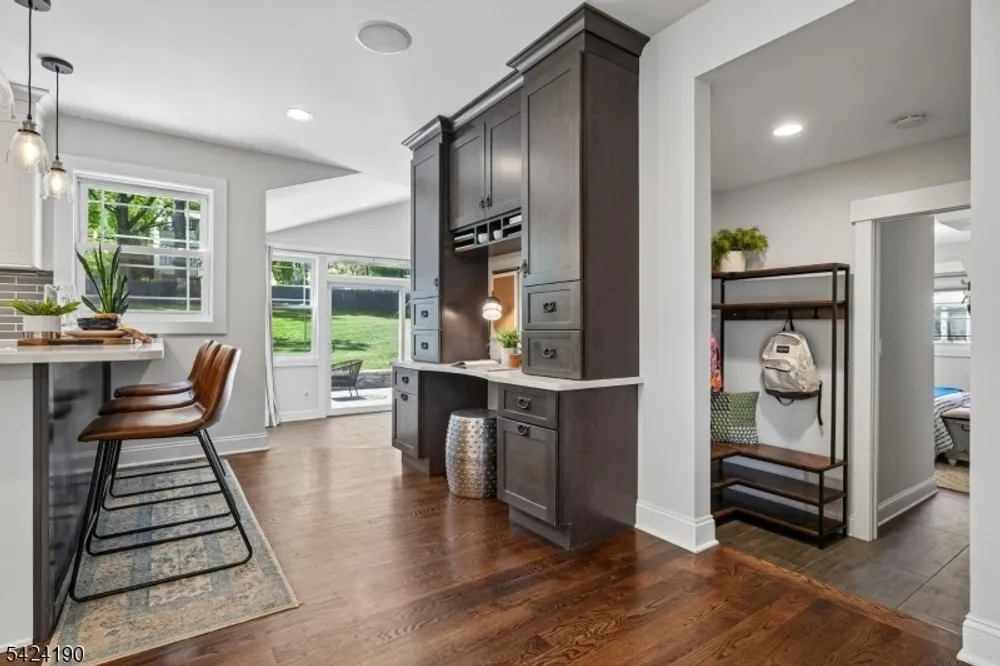 7 N Wyoming Ave, Essex, South Orange Village Township, NJ 07079