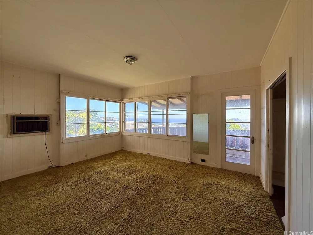 3655 Nihipali Pl, Honolulu, HI 96816