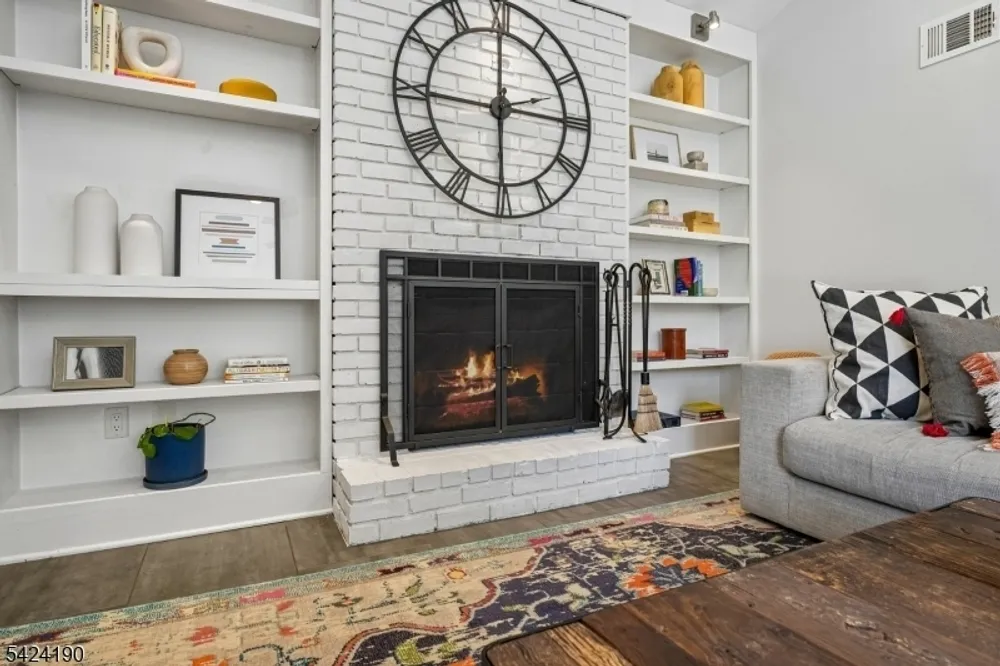 7 N Wyoming Ave, Essex, South Orange Village Township, NJ 07079