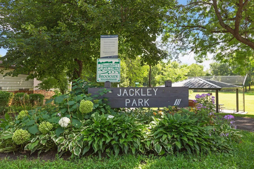 4031 Yosemite Ave S, Saint Louis Park, MN 55416