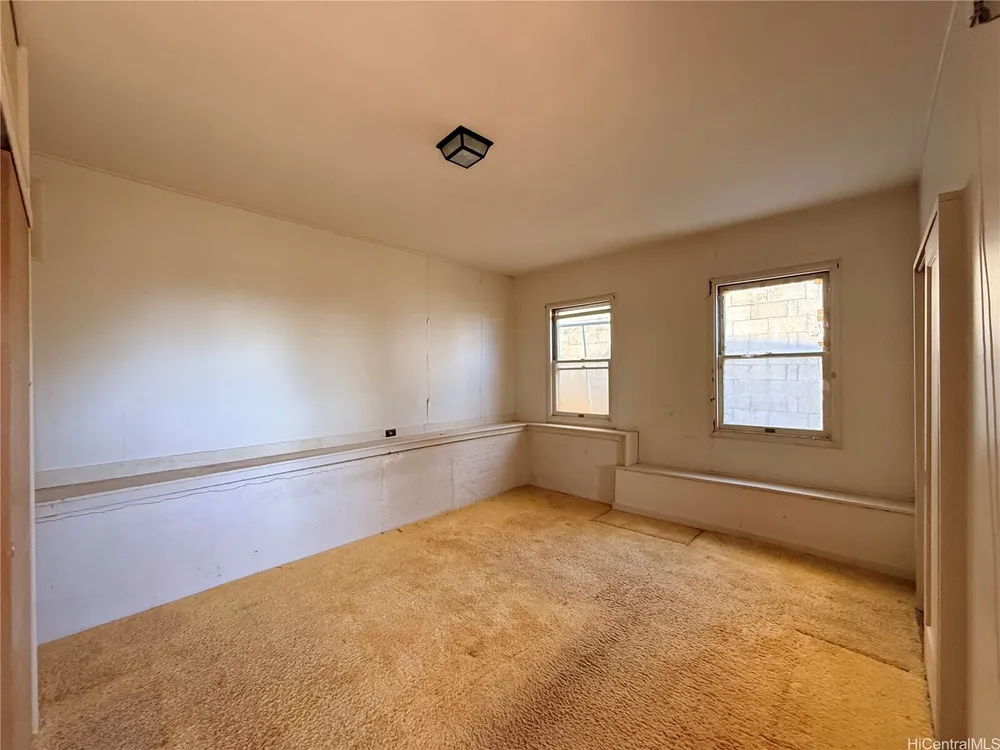 3655 Nihipali Pl, Honolulu, HI 96816