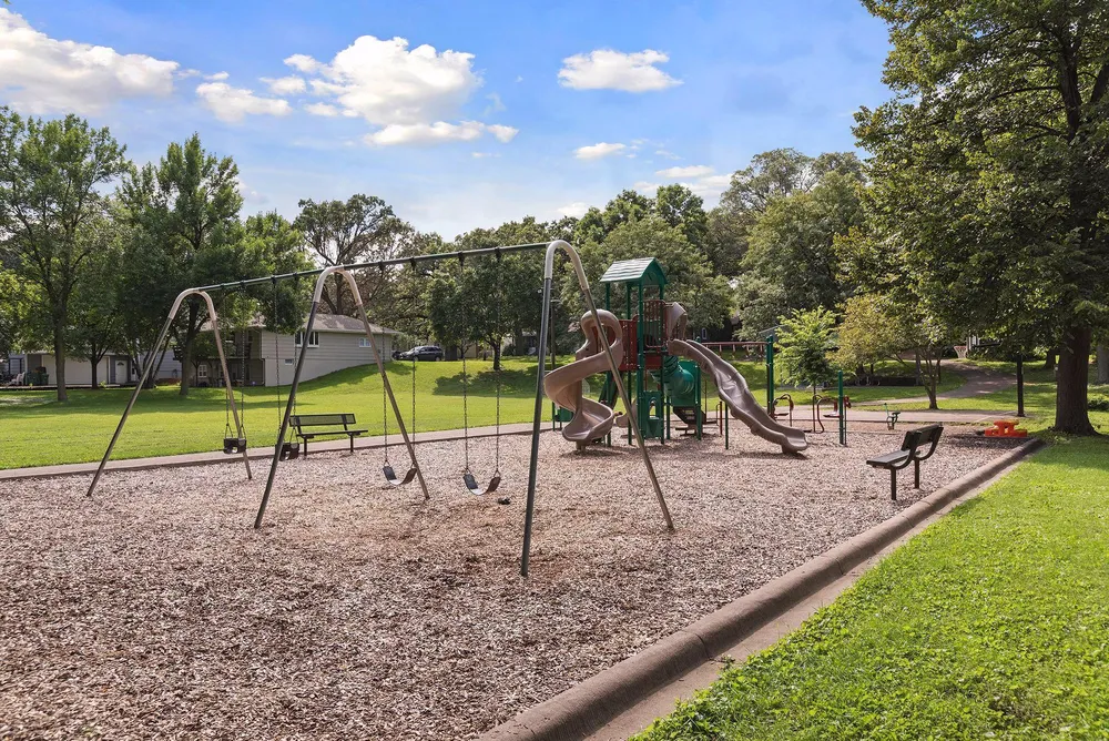 4031 Yosemite Ave S, Saint Louis Park, MN 55416
