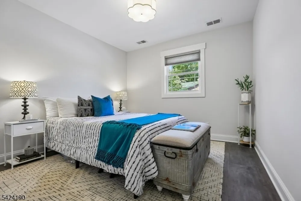 7 N Wyoming Ave, Essex, South Orange Village Township, NJ 07079