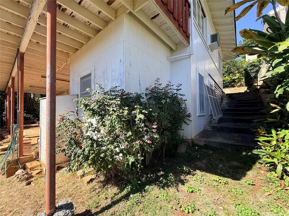 3655 Nihipali Pl, Honolulu, HI 96816