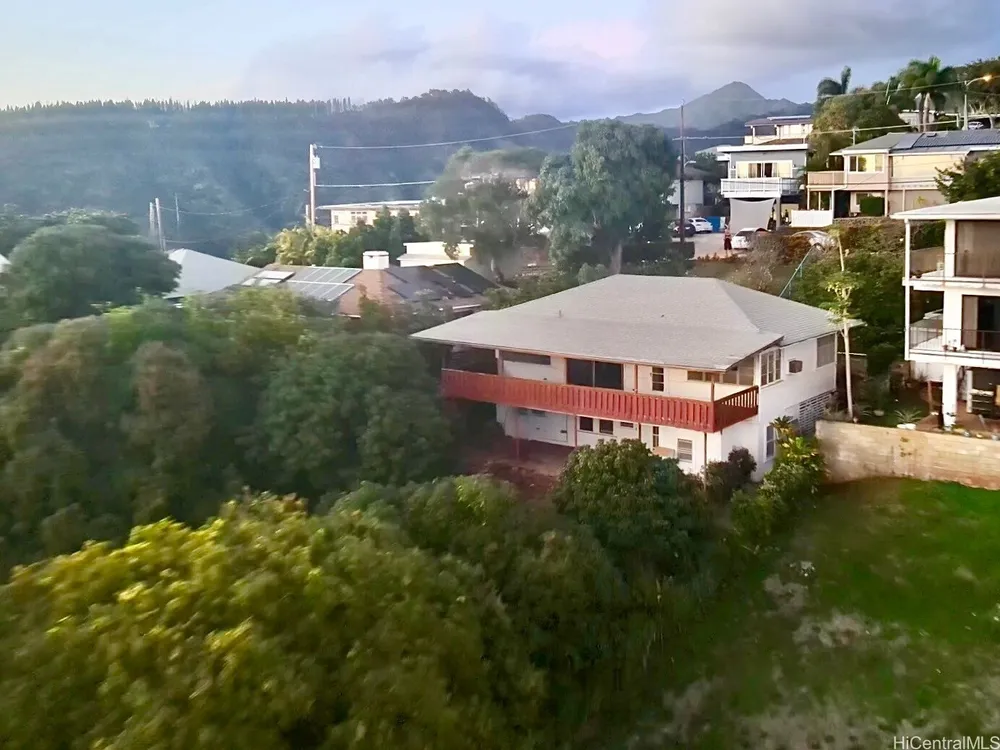 3655 Nihipali Pl, Honolulu, HI 96816