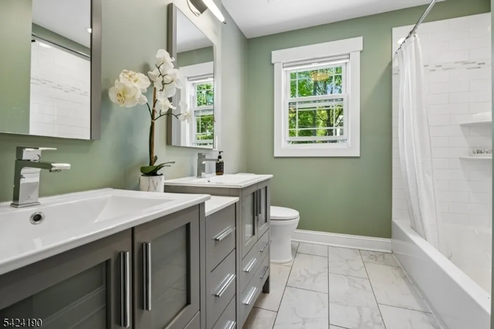 7 N Wyoming Ave, Essex, South Orange Village Township, NJ 07079