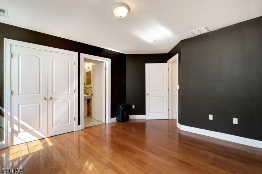 301 Greenwood Ave, Florham Park, NJ 07932