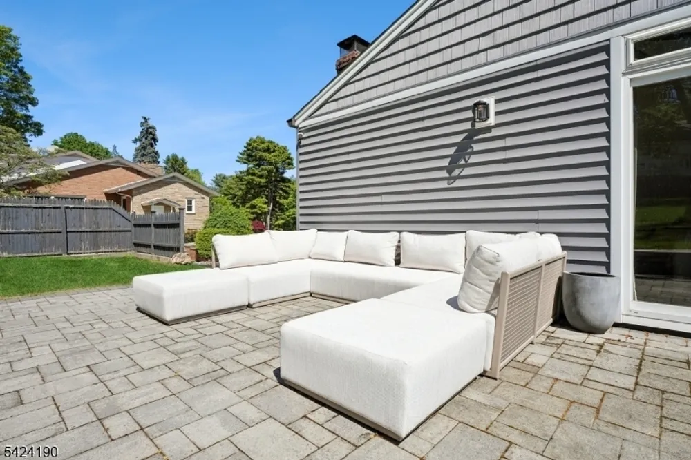 7 N Wyoming Ave, Essex, South Orange Village Township, NJ 07079