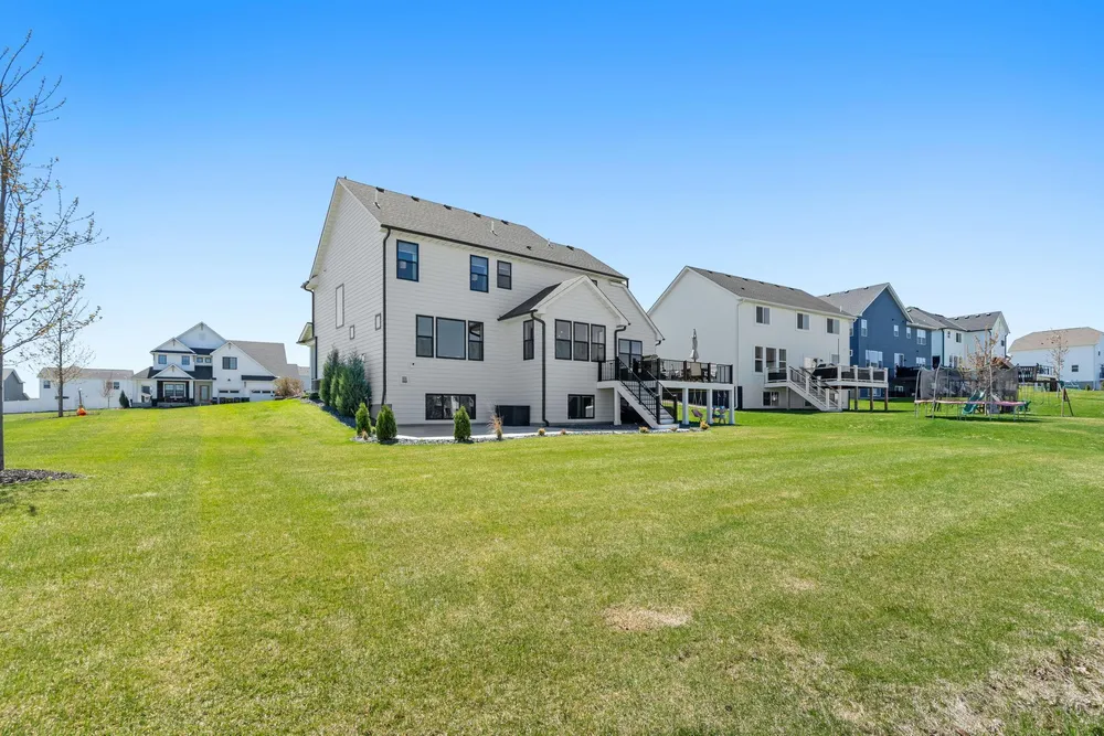 8027 180th St W, Lakeville, MN 55044