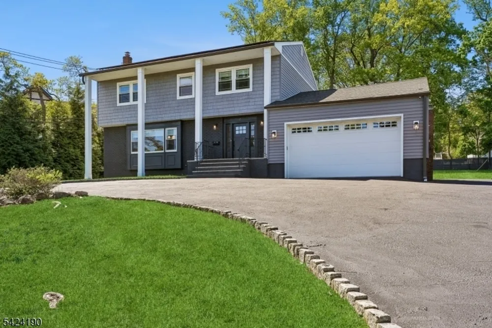 7 N Wyoming Ave, Essex, South Orange Village Township, NJ 07079