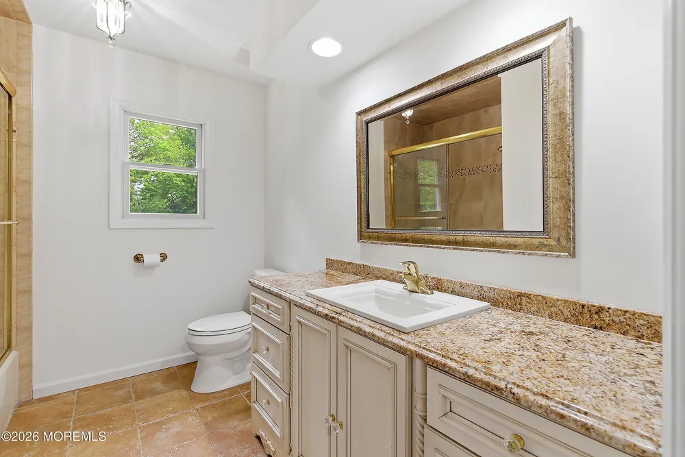 136 Greenoak Blvd, Middletown, NJ 07748