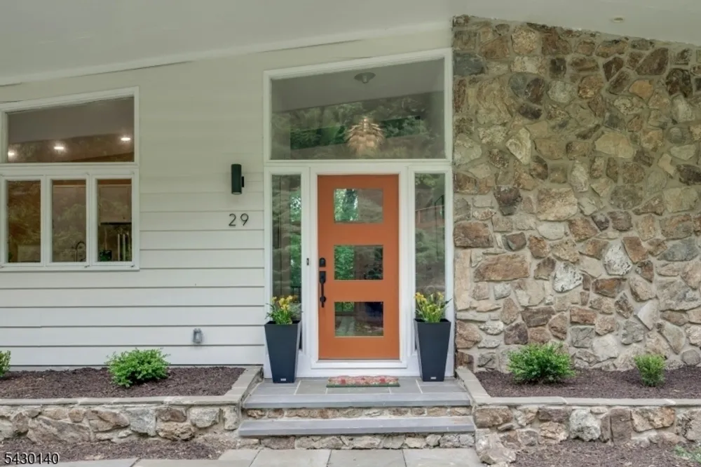 29 Skyline Dr, Morristown, NJ 07960