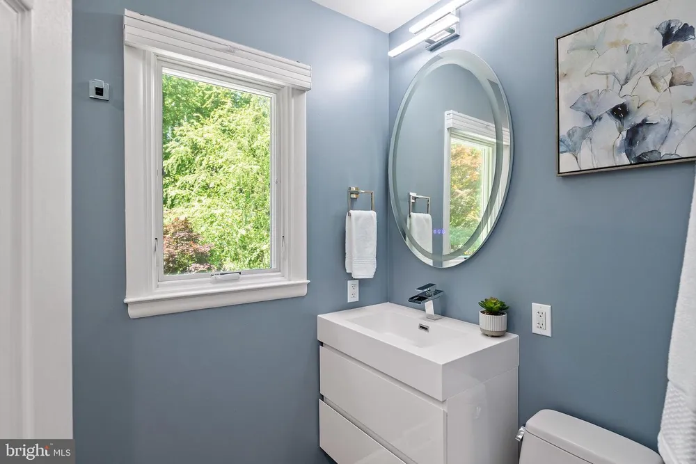 1126 Mainsail Dr, Annapolis, MD 21403