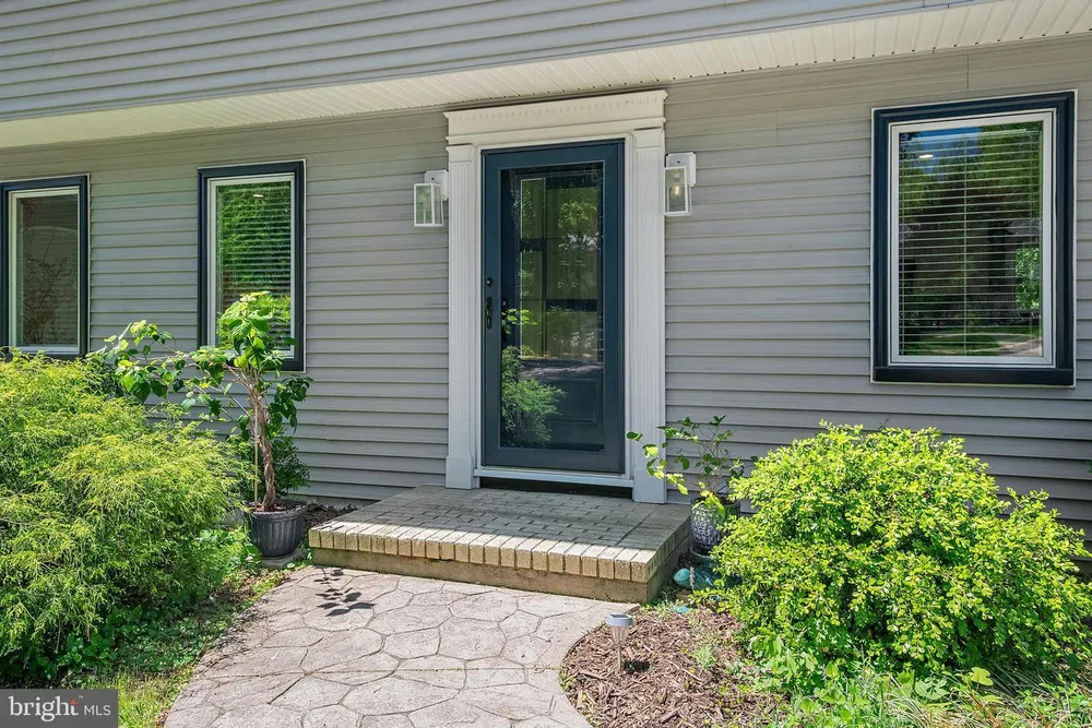 1126 Mainsail Dr, Annapolis, MD 21403