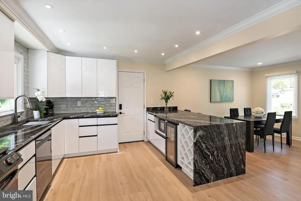1126 Mainsail Dr, Annapolis, MD 21403