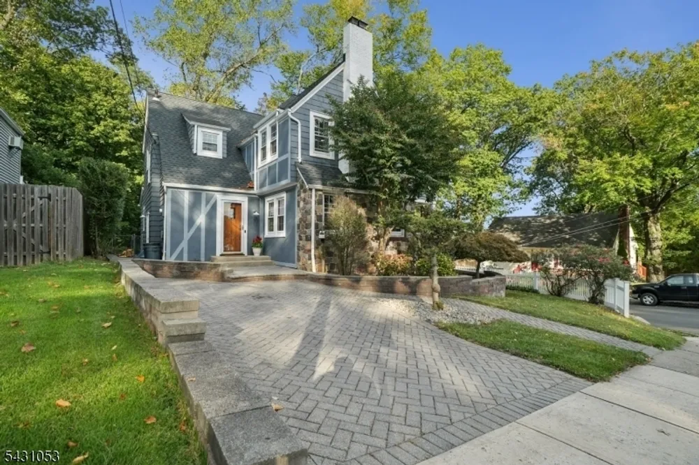 1 Oakridge Rd, West Orange, NJ 07052