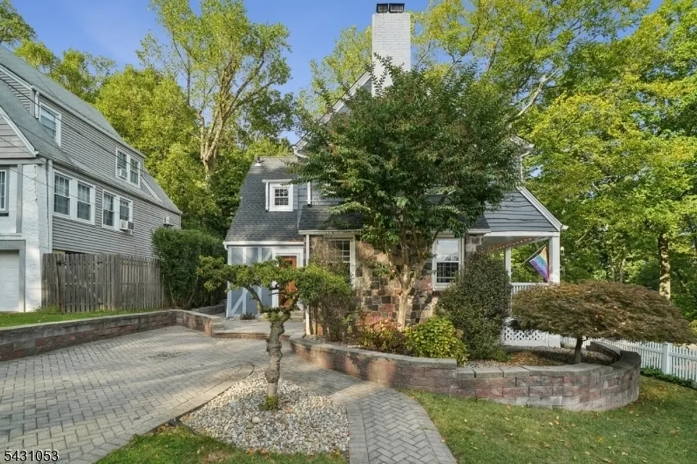 1 Oakridge Rd, West Orange, NJ 07052