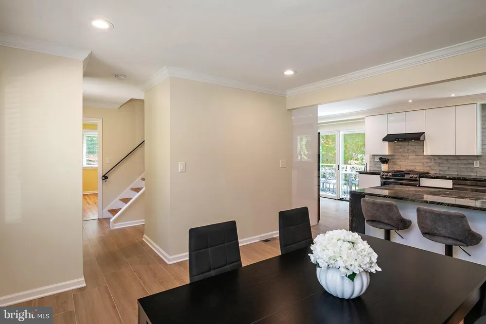 1126 Mainsail Dr, Annapolis, MD 21403