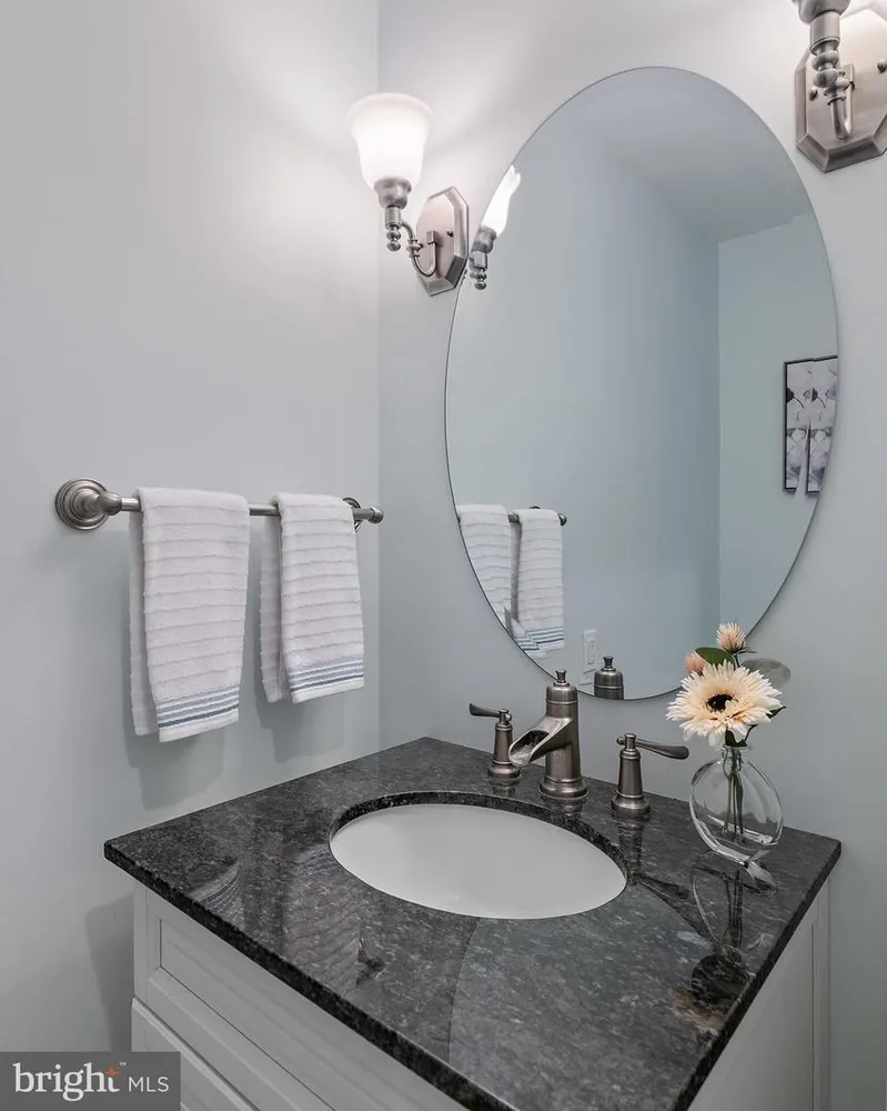 1126 Mainsail Dr, Annapolis, MD 21403