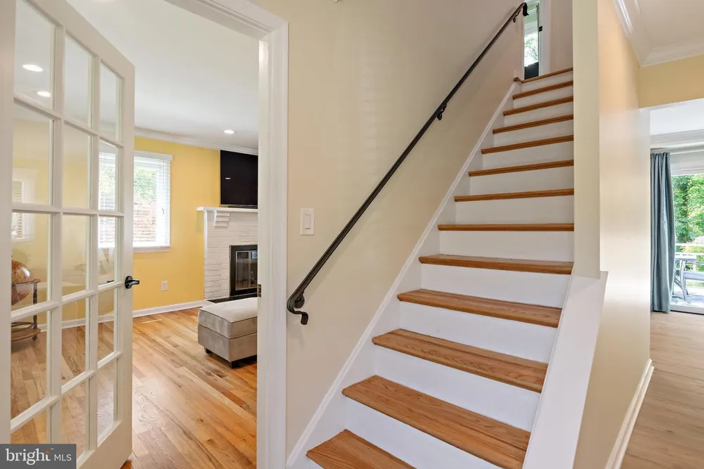 1126 Mainsail Dr, Annapolis, MD 21403